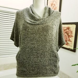 ⭐️3/$15 Love Hanger Short Sleeve W Pockets Blouse